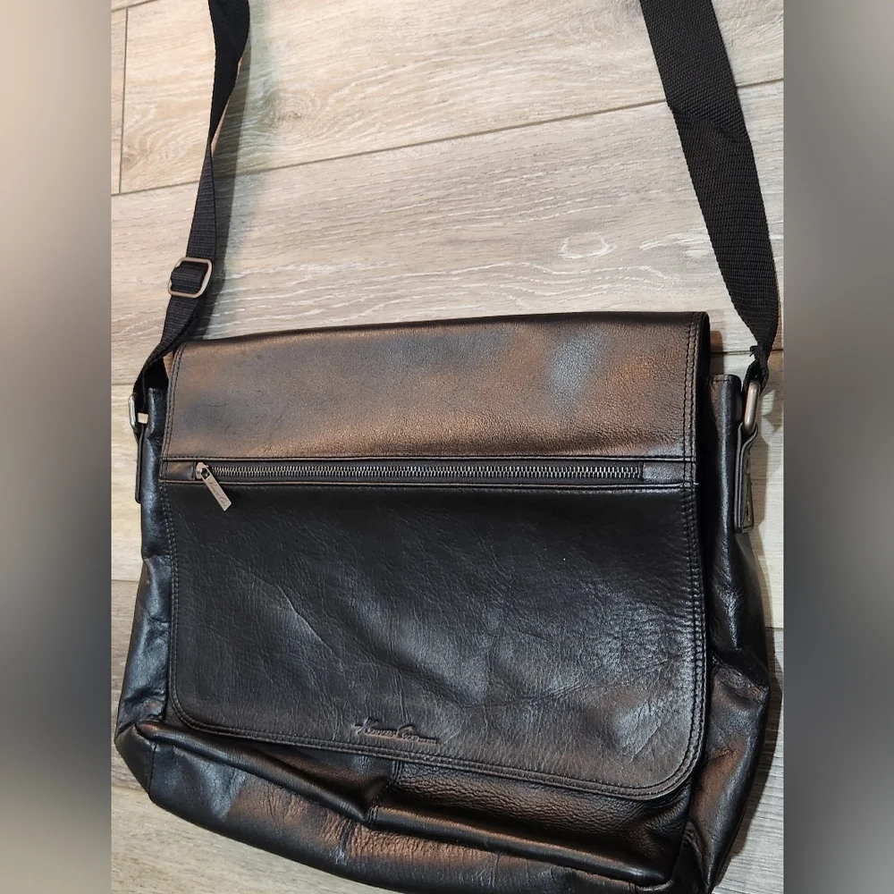 Kenneth Cole Pebbled Black Leather Laptop Messenger Bag